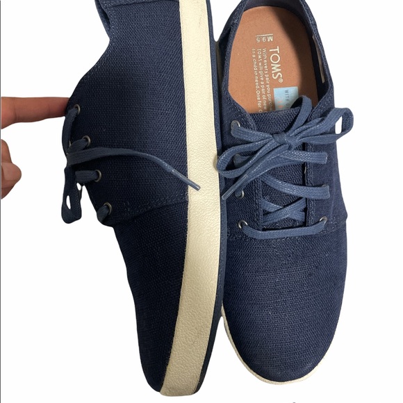 Toms sneakers/casual dress shoes size 9.5 - Picture 2 of 3
